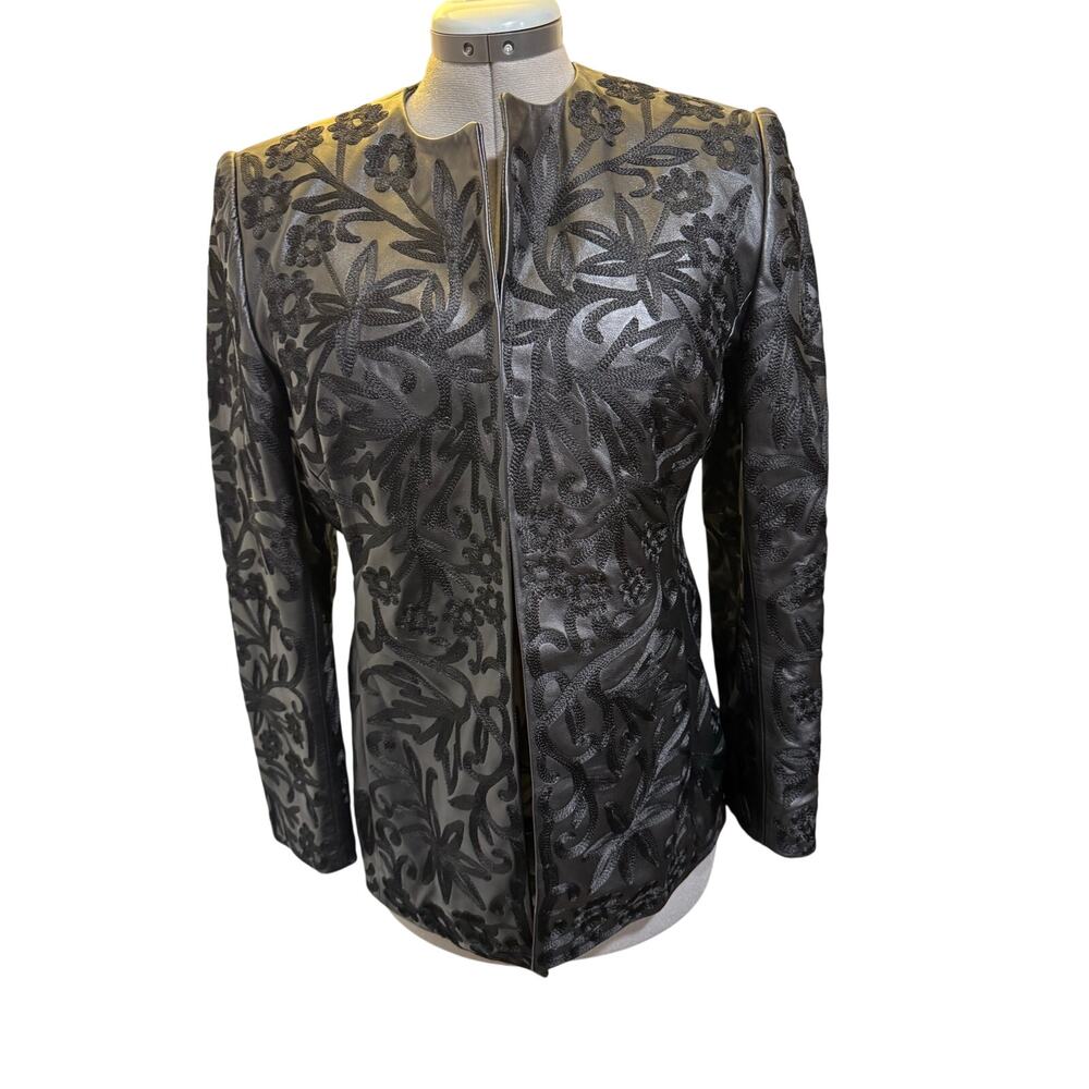 Carlisle Women’s Size 8 Black 100% Leather Jacket Embroidered Floral Blazer
